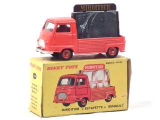 Lot 695 - DINKY TOYS (FRANCE) (1)