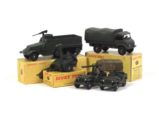 Lot 828 - DINKY TOYS (FRANCE) (5)