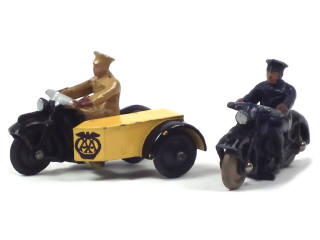 Lot 475 - DINKY TOYS (GB) (2)