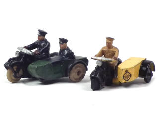 Lot 471 - DINKY TOYS (GB) (2)