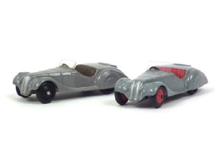Lot 477 - DINKY TOYS (GB) (2)