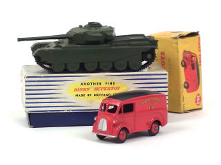 Lot 470 - DINKY TOYS (GB) (2)