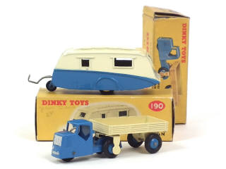 Lot 467 - DINKY TOYS (GB) (2)