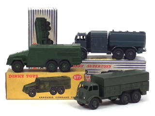 Lot 489 - DINKY TOYS (GB) (3)