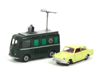 Lot 463 - DINKY TOYS (GB) (2)