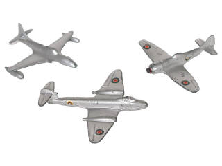 Lot 106 - DINKY TOYS (GB) (3)