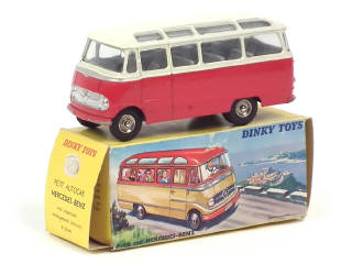 Lot 609 - DINKY TOYS (FRANCE) (1)