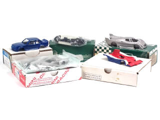 Lot 304 - DIVERS (5)