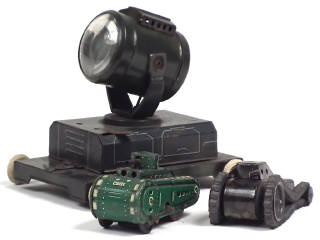 Lot 187 - DIVERS (3)