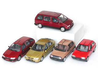 Lot 107 - UNIVERSAL HOBBIES (CHINE) (5)