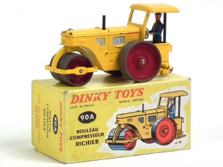 Lot 54 - DINKY TOYS (FRANCE) (1)