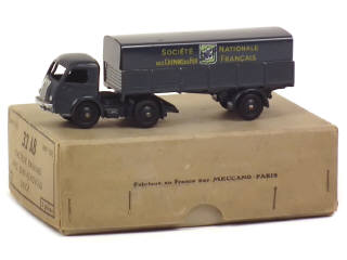 Lot 836 - DINKY TOYS (FRANCE) (2)