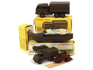 Lot 839 - DINKY TOYS (FRANCE) (3)