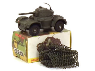 Lot 808 - DINKY TOYS (FRANCE) (1)