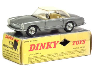Lot 260 - DINKY TOYS (FRANCE) (1)