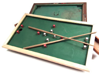 Lot 206 - DIVERS (2)