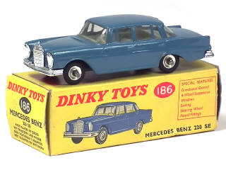 Lot 417 - DINKY TOYS (GB) (1)
