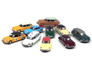 Lot 262 - UNIVERSAL HOBBIES (CHINE) (10)