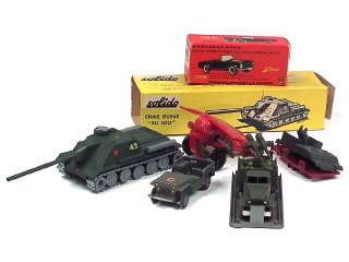 Lot 282 - DIVERS (5)