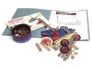 Lot 208 - MECCANO (FRANCE) (2)