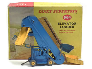 Lot 551 - DINKY TOYS (GB) (1)