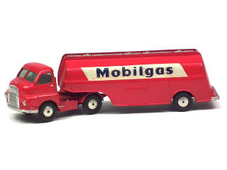 Lot 528 - CORGI TOYS (GB) (1)