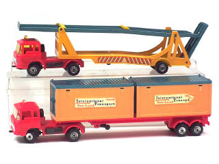 Lot 483 - PLAY TRUCKS (GRECE) (2)