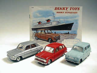 Lot 701 - DINKY TOYS FRANCE (4)
