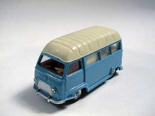 Lot 721 - DINKY TOYS FRANCE (1)