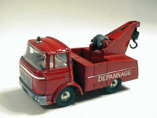 Lot 723 - DINKY TOYS FRANCE (1)