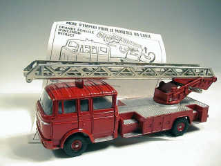 Lot 726 - DINKY TOYS FRANCE (1)