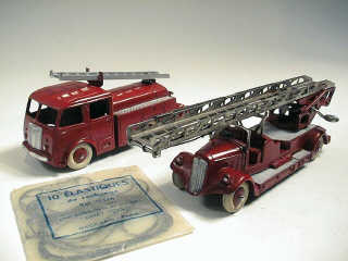Lot 727 - DINKY TOYS (FRANCE) (2)