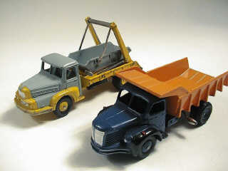 Lot 730 - DINKY TOYS FRANCE (2)