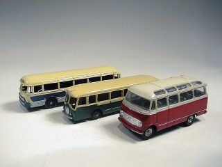Lot 734 - DINKY TOYS (FRANCE) (3)