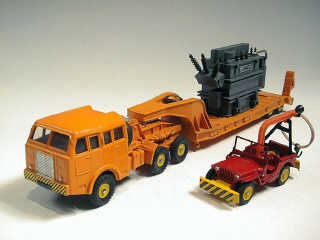 Lot 738 - DINKY TOYS FRANCE (2)