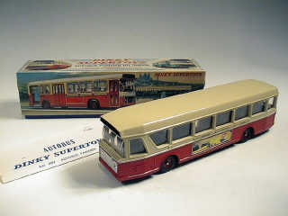 Lot 743 - DINKY TOYS FRANCE (1)