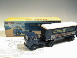 Lot 746 - DINKY TOYS FRANCE (1)