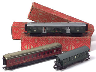 Lot 284 - MÄRKLIN 'HO' (ALLEMAGNE) (3)