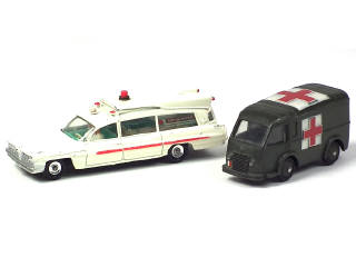 Lot 463 - DINKY TOYS (2)