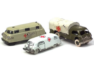 Lot 369 - DIVERS (3)