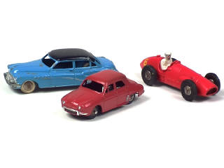 Lot 531 - DINKY TOYS (FRANCE) (3)