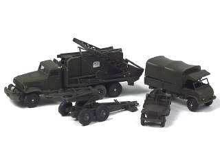 Lot 540 - DINKY TOYS (FRANCE) (4)