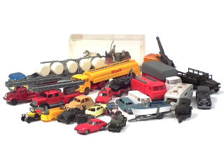 Lot 337 - DIVERS (26)