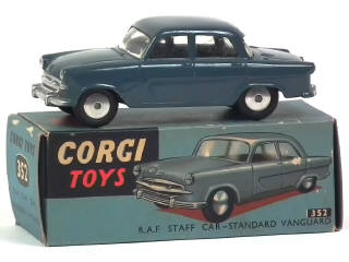 Lot 319 - CORGI TOYS (GB) (1)