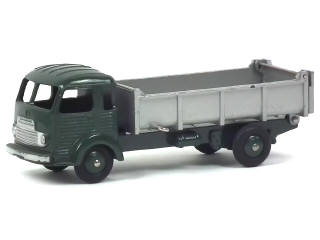 Lot 225 - DINKY TOYS (FRANCE) (1)
