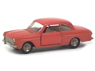 Lot 246 - DINKY TOYS (FRANCE) (1)