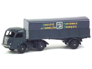 Lot 224 - DINKY TOYS (FRANCE) (1)
