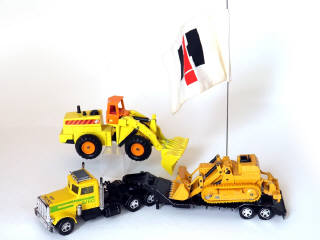 Lot 236 - DIVERS (4)