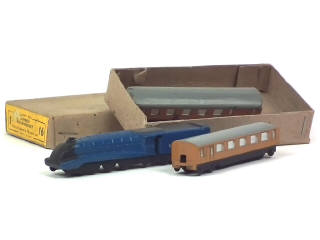 Lot 438 - DINKY TOYS (GB) (1)