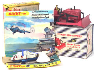 Lot 470 - DINKY TOYS (GB) (2)